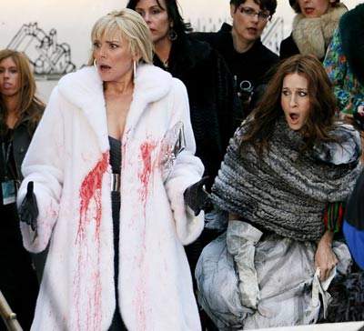 sex and city throwing paint on a white fur coat